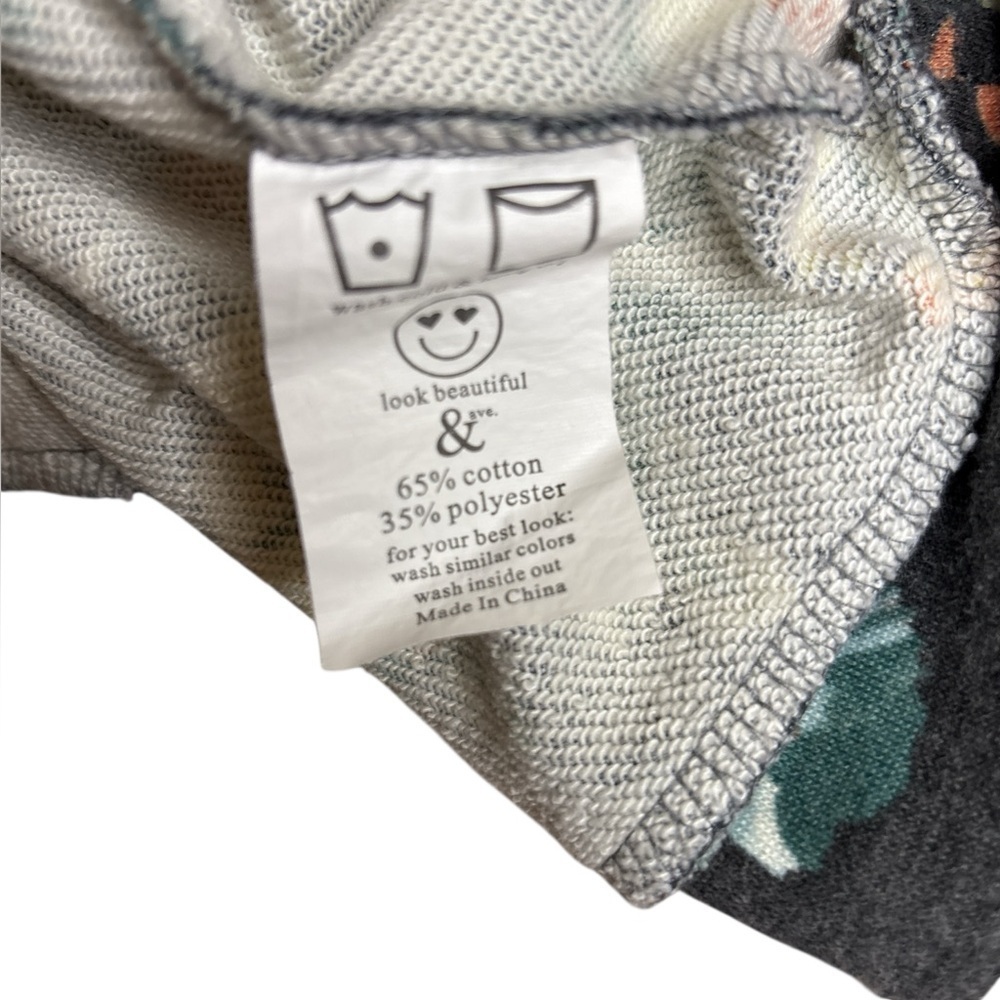 Floral Hoodie w/pockets. Ampersand Avenue W’s Med. reversible fabric - Picture 8 of 10